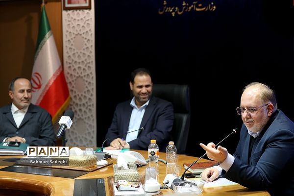 دیدار وزیر آموزش و پرورش با جمعی از نمایندگان تشکل‌های فرهنگیان