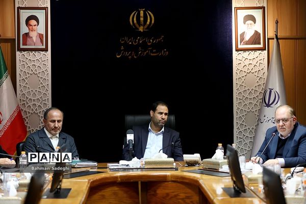 دیدار وزیر آموزش و پرورش با جمعی از نمایندگان تشکل‌های فرهنگیان