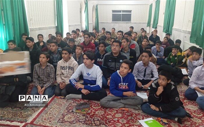 مسابقات قرآن  دانش‌آموزی در طبس برگزار شد