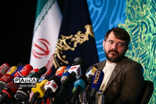 نشست خبری چهل‌ودومین جشنواره فیلم فجر