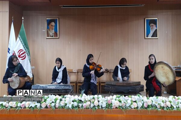جشنواره فرهنگی هنری امید فردا در دبیرستان دخترانه آرمیتا مصلی نژاد مشهد