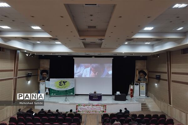 حضور دانش‌آموزان پسر دوره متوسطه دوم شهرستان ملارد در مسابقات قرآنی