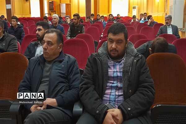 حضور دانش‌آموزان پسر دوره متوسطه دوم شهرستان ملارد در مسابقات قرآنی
