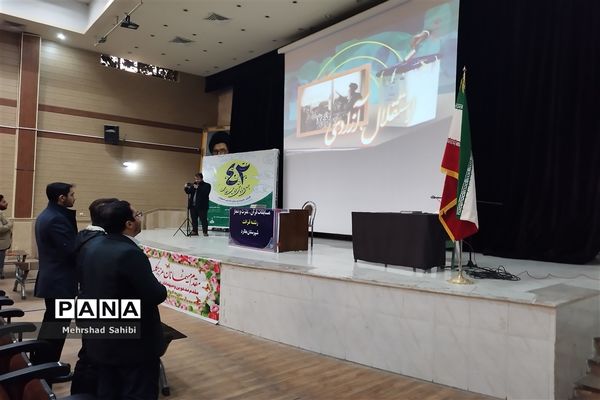 حضور دانش‌آموزان پسر دوره متوسطه دوم شهرستان ملارد در مسابقات قرآنی