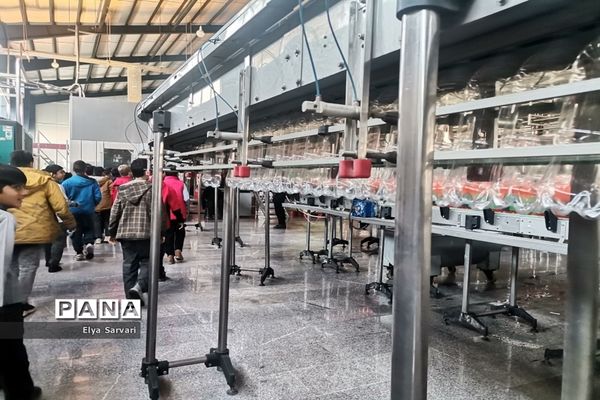 بازدید دانش‌آموزان خلیل آباد از شهرک صنعتی کاشمر