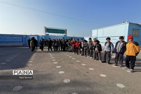 بازدید دانش‌آموزان خلیل آباد از شهرک صنعتی کاشمر