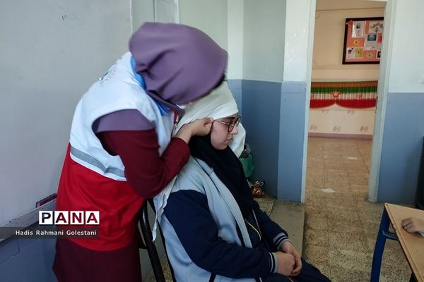 آموزش اصول امدادگردی در مدرسه  نور هدایت شهریار