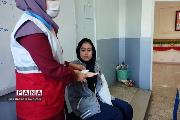 آموزش اصول امدادگردی در مدرسه  نور هدایت شهریار