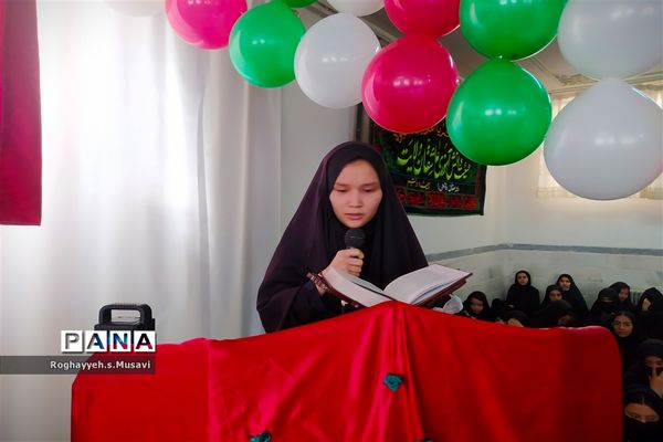 تقدیر از دانش آموزان و دبیران فعال نماز دبیرستان سید احمد فاتحی ۲ قم