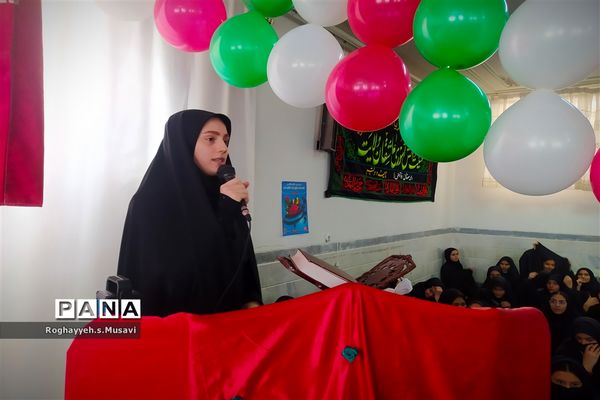 تقدیر از دانش آموزان و دبیران فعال نماز دبیرستان سید احمد فاتحی ۲ قم