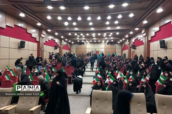 اولین یادواره ۹۴ شهید دانش‌آموز و ۱۳شهید فرهنگی شهرستان شهریار