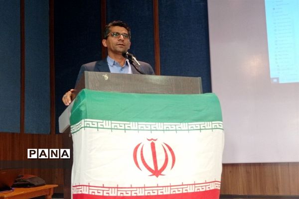 حضور  مشاور اجرایی وزیر آموزش و پرورش در بندرخمیر