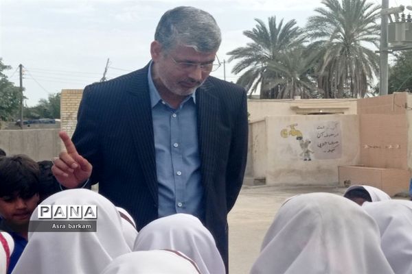 حضور  مشاور اجرایی وزیر آموزش و پرورش در بندرخمیر