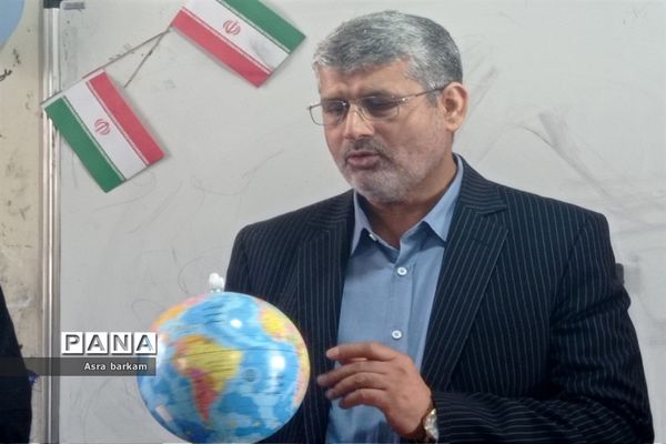 حضور  مشاور اجرایی وزیر آموزش و پرورش در بندرخمیر