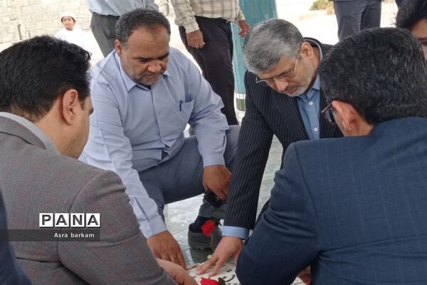 حضور  مشاور اجرایی وزیر آموزش و پرورش در بندرخمیر