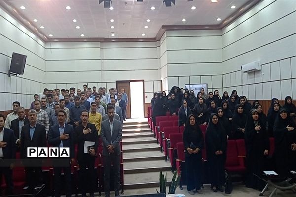 حضور  مشاور اجرایی وزیر آموزش و پرورش در بندرخمیر