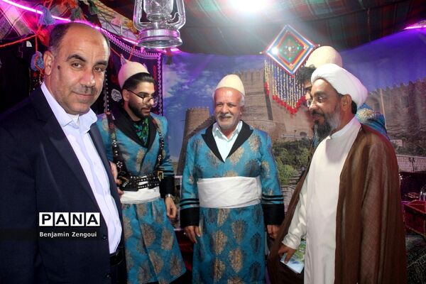 نمایشگاه اقوام دانشجو معلمان پسر سراسر کشور در بوشهر