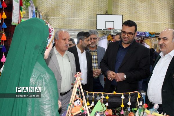 نمایشگاه اقوام دانشجو معلمان دختر سراسر کشور در بوشهر