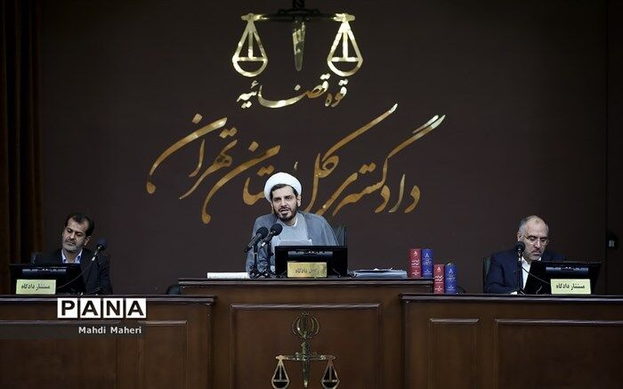 ادامه قرائت کیفرخواست متهمان پرونده منافقین در نهمین جلسه دادگاه