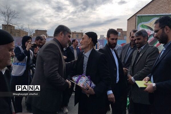 مراسم زنگ انقلاب در قرچک