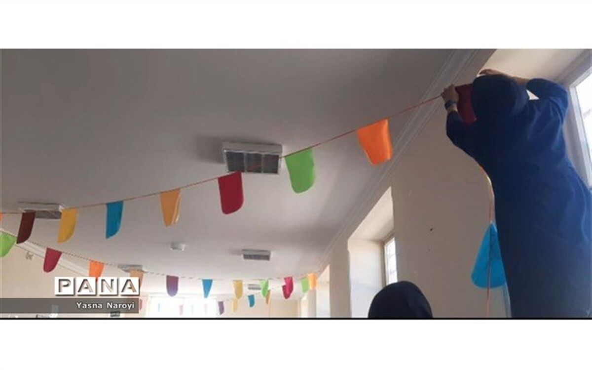 آذین‌بندی مدرسه ام البنین روستای هوتک به‌مناسبت دهه فجر/فیلم