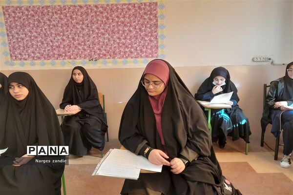 حضور حداکثری دانش‌آموزان دختر متوسطه دوم شهرستان ملارد در مسابقات قرآنی