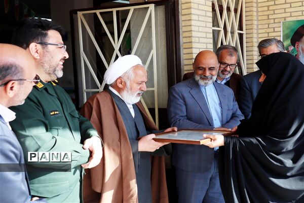 طنین زنگ انقلاب در مدارس شهرستان میبد