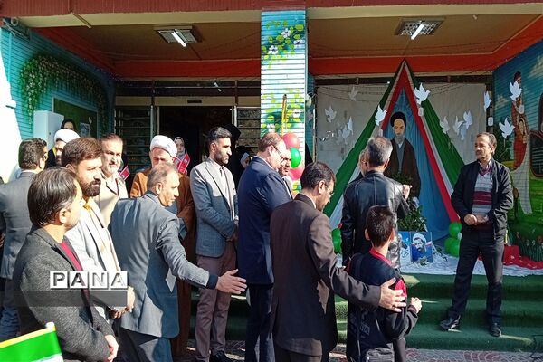 مراسم بزرگداشت دهه فجر و آیین نواختن زنگ انقلاب