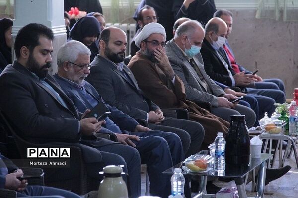 نواخته‌شدن زنگ انقلاب در هنرستان کوثر ناحیه یک شهرری