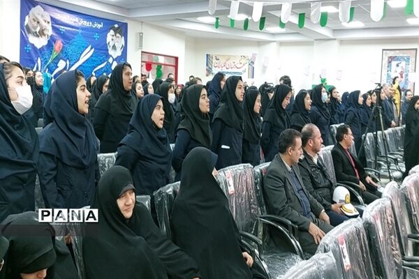 آیین گلبانگ انقلاب اسلامی در مدارس همدان