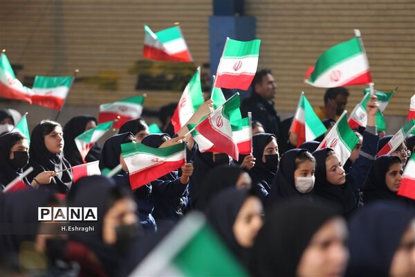 آیین نمادین استانی زنگ انقلاب در آموزشگاه سپیده ناحیه۲ شهرستان شهرکرد