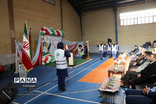 آیین نمادین استانی زنگ انقلاب در آموزشگاه سپیده ناحیه۲ شهرستان شهرکرد