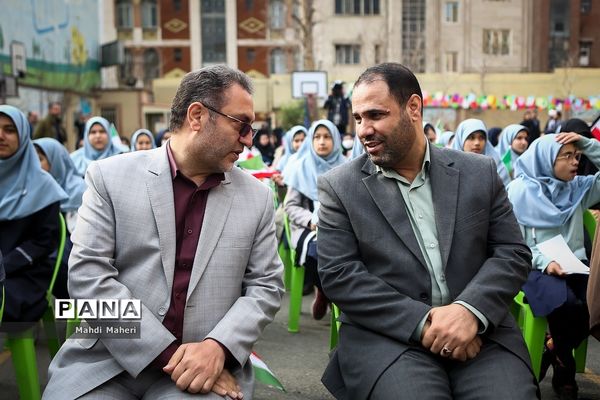 آیین نواختن گلبانگ انقلاب اسلامی با حضور وزیر آموزش و پرورش