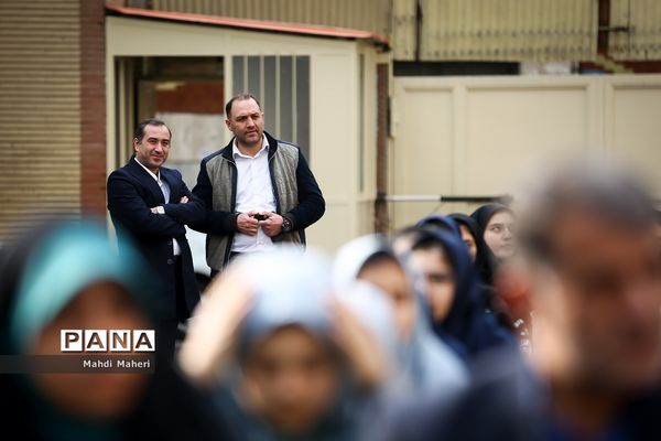 آیین نواختن گلبانگ انقلاب اسلامی با حضور وزیر آموزش و پرورش