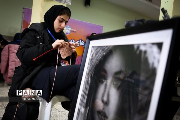 آیین نواختن گلبانگ انقلاب اسلامی با حضور وزیر آموزش و پرورش