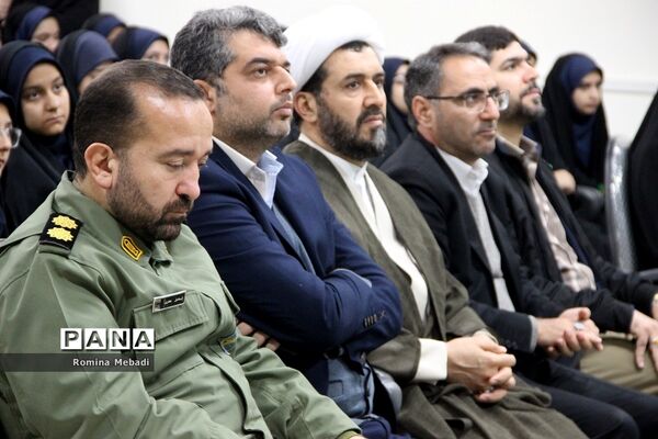 مراسم نواخته‌شدن زنگ انقلاب اسلامی و افتتاحیه نمایشگاه مدرسه انقلاب در اسلامشهر