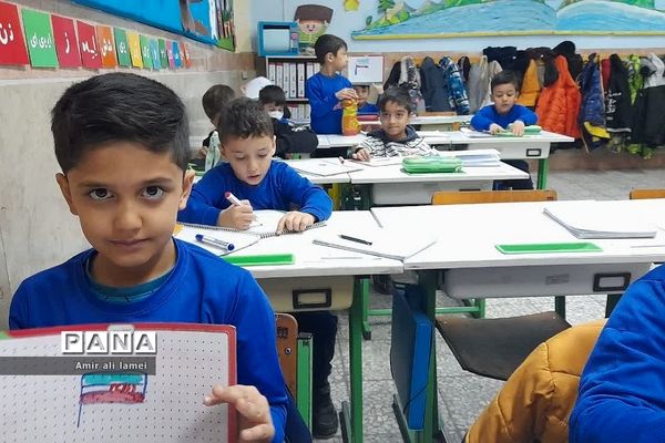 نواختن زنگ انقلاب در مدارس ناحیه 2 شهرری