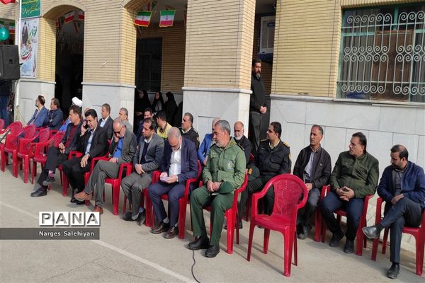 برگزاری مراسم نمادین زنگ انقلاب در منطقه امامزاده بادرود