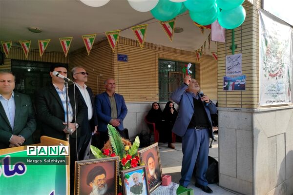 برگزاری مراسم نمادین زنگ انقلاب در منطقه امامزاده بادرود