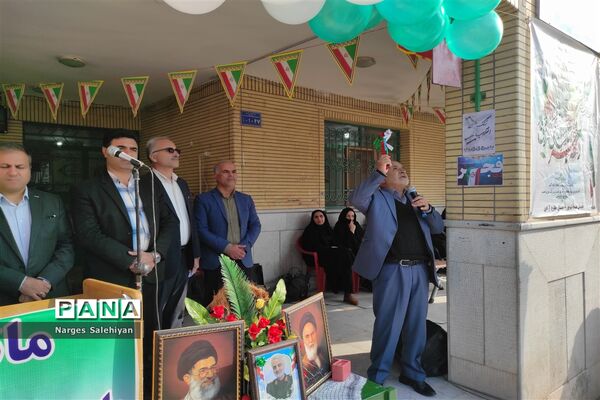 برگزاری مراسم نمادین زنگ انقلاب در منطقه امامزاده بادرود