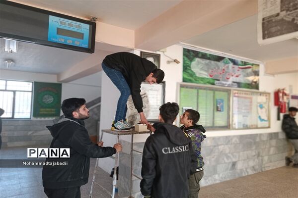 آماده سازی هنرستان شهید دیواندری سبزوار به مناسبت فرا رسیدن دهه فجر