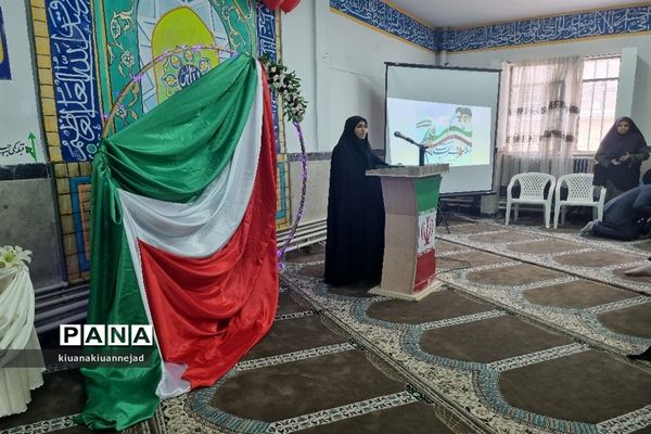 مراسم سالگرد انقلاب اسلامی و نواختن زنگ انقلاب در مدارس شهرستان فیروزکوه