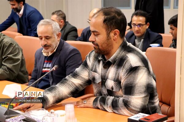 نشست صمیمی فرماندار شهرستان بهارستان با اصحاب رسانه