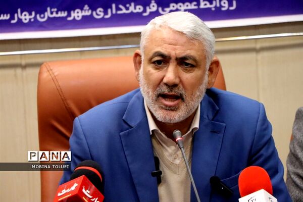 نشست صمیمی فرماندار شهرستان بهارستان با اصحاب رسانه