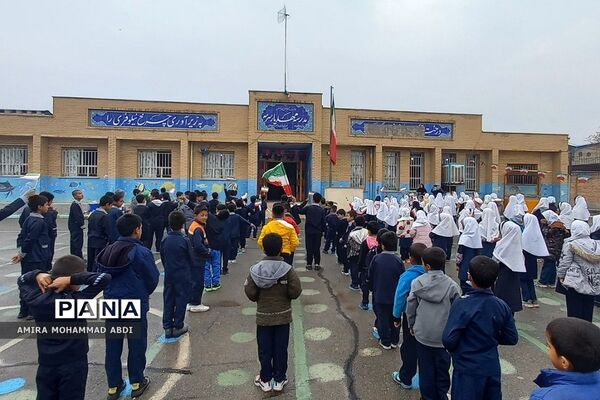 نواخته شدن زنگ انقلاب در مدارس منطقه کهریزک