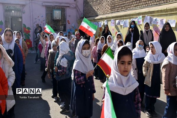 جشن انقلاب در دبستان صفورا مشهد
