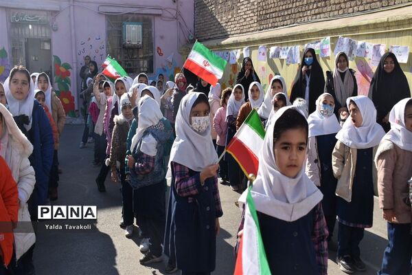 جشن انقلاب در دبستان صفورا مشهد