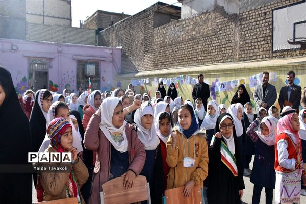 جشن انقلاب در دبستان صفورا مشهد