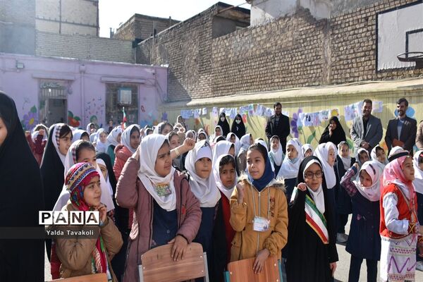 جشن انقلاب در دبستان صفورا مشهد