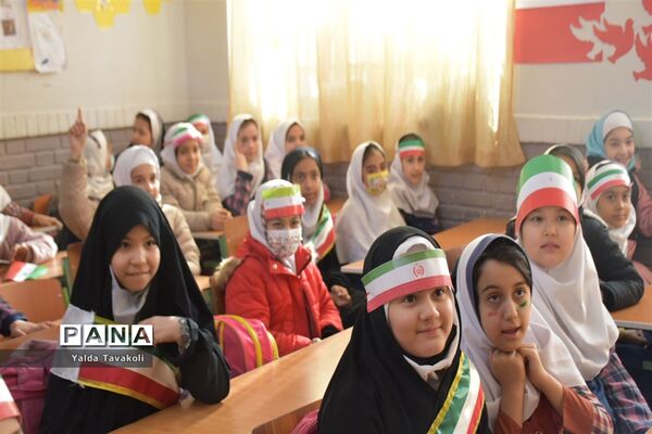جشن انقلاب در دبستان صفورا مشهد
